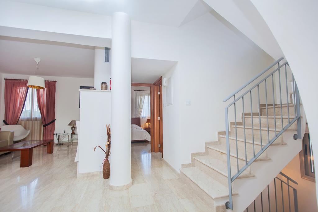 Villa Saraliana Sandy Beach Villas - Heated Pool - Jacuzzi - Private Beach Area Polis Room photo