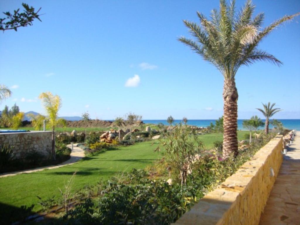 Villa Saraliana Sandy Beach Villas - Heated Pool - Jacuzzi - Private Beach Area Polis Room photo
